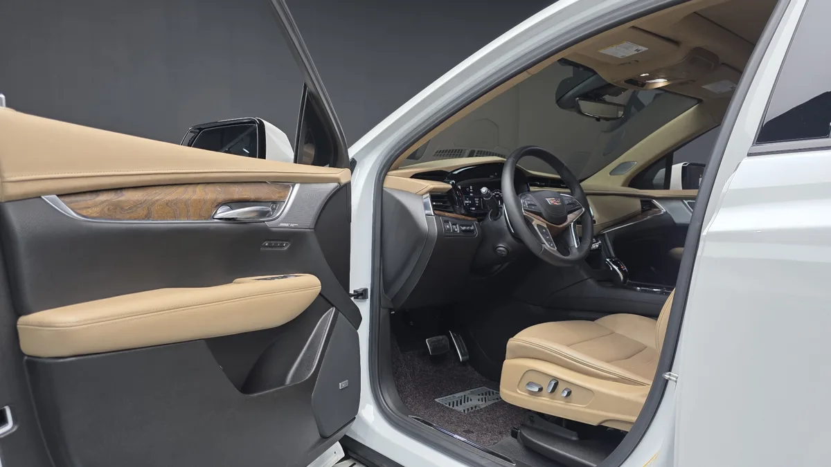 Cadillac XT5 interior detail