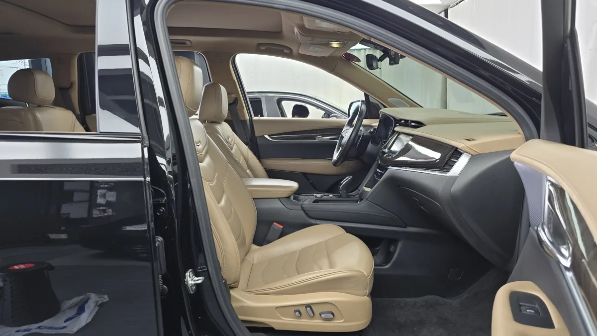Cadillac XT6 interior detail