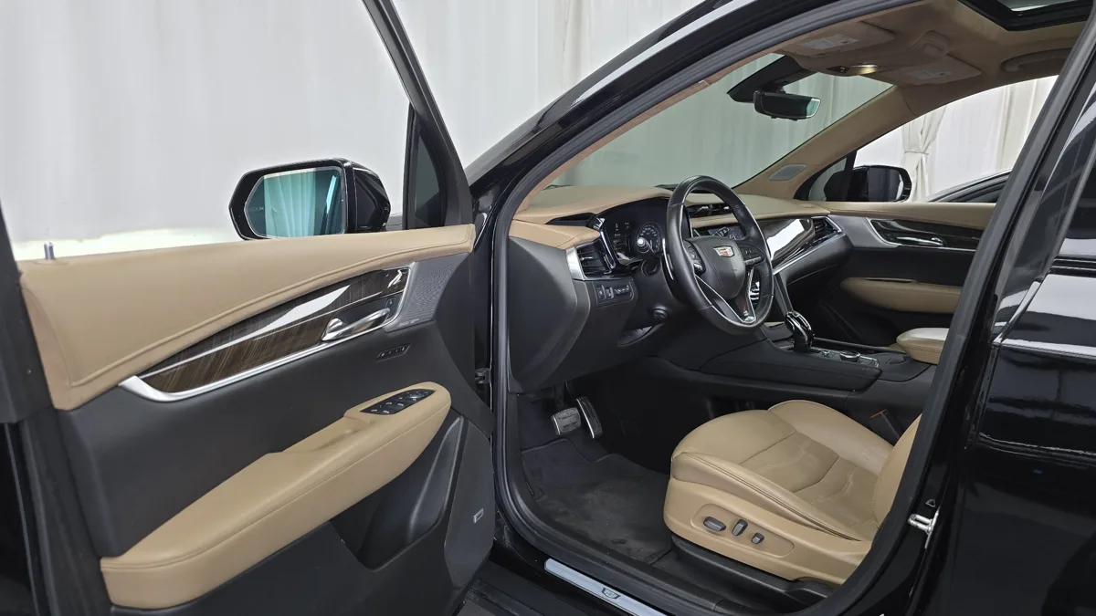 Cadillac XT6 interior detail