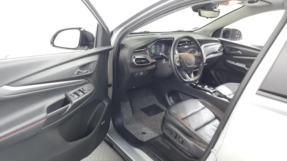 Chevrolet (GM Korea) Bolt EUV interior detail