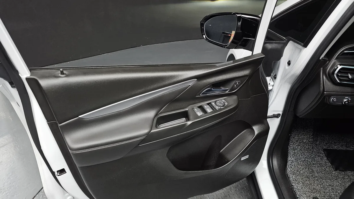 Chevrolet (GM Korea) Bolt EV interior detail