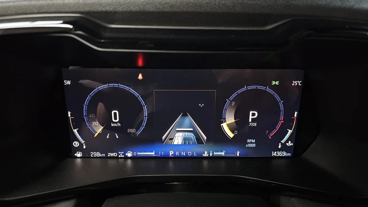 Chevrolet (GM Korea) Colorado interior detail