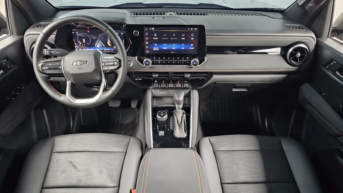 Chevrolet (GM Korea) Colorado interior detail