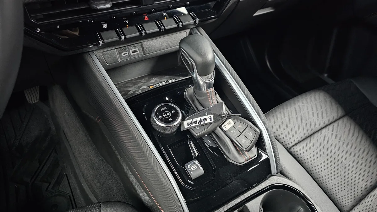 Chevrolet (GM Korea) Colorado interior detail