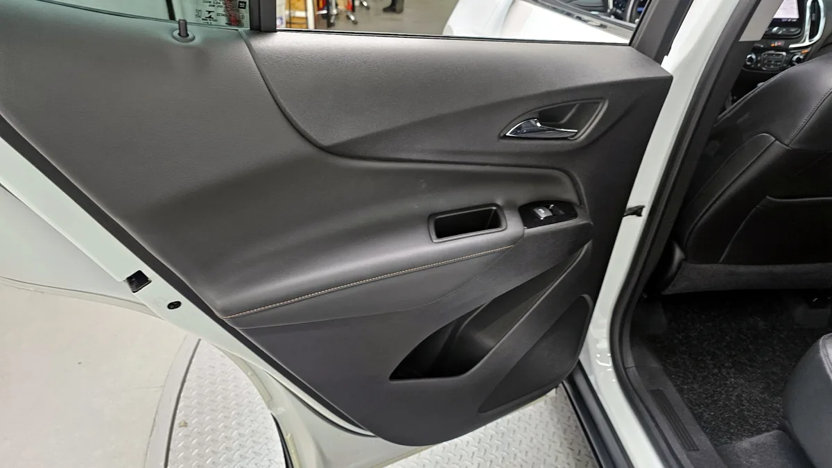 Chevrolet (GM Korea) Equinox interior detail