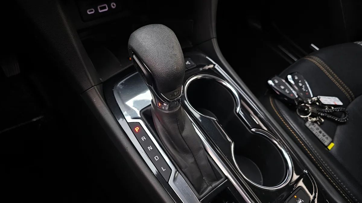 Chevrolet (GM Korea) Equinox interior detail
