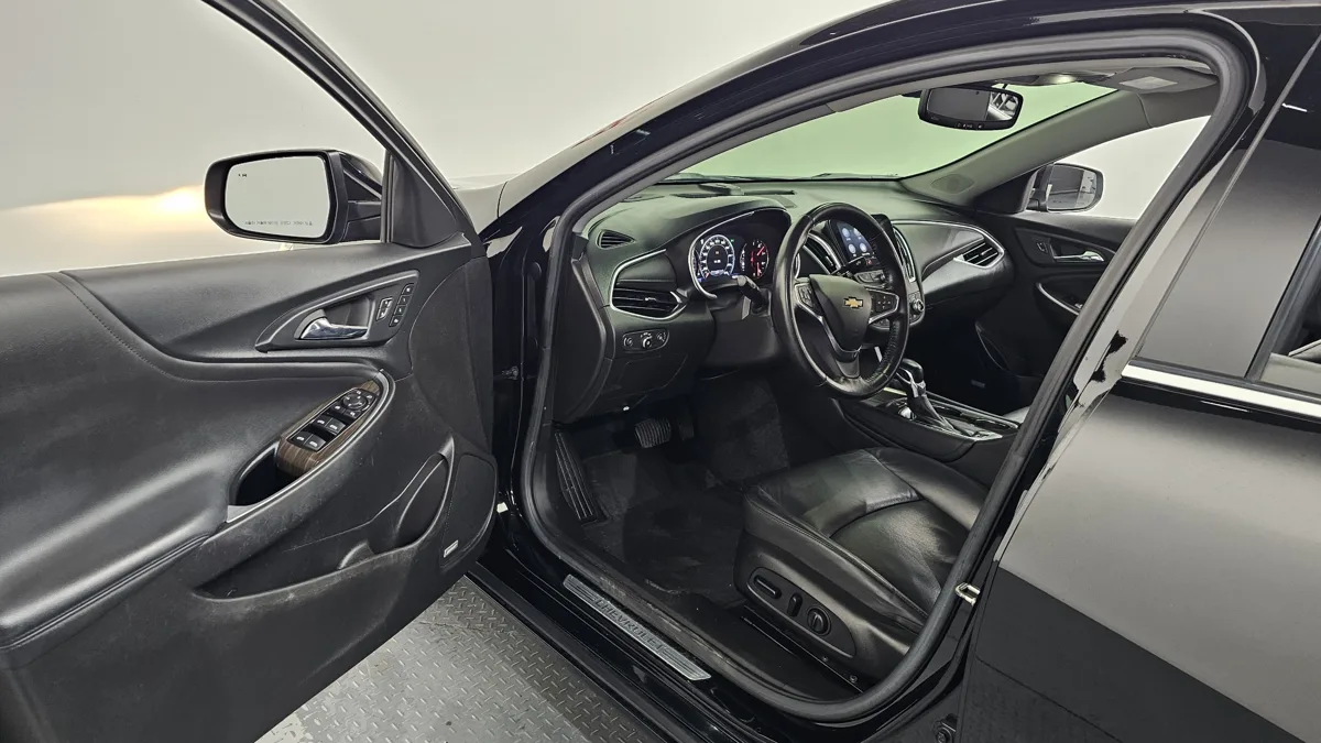 Chevrolet (GM Korea) Malibu interior detail