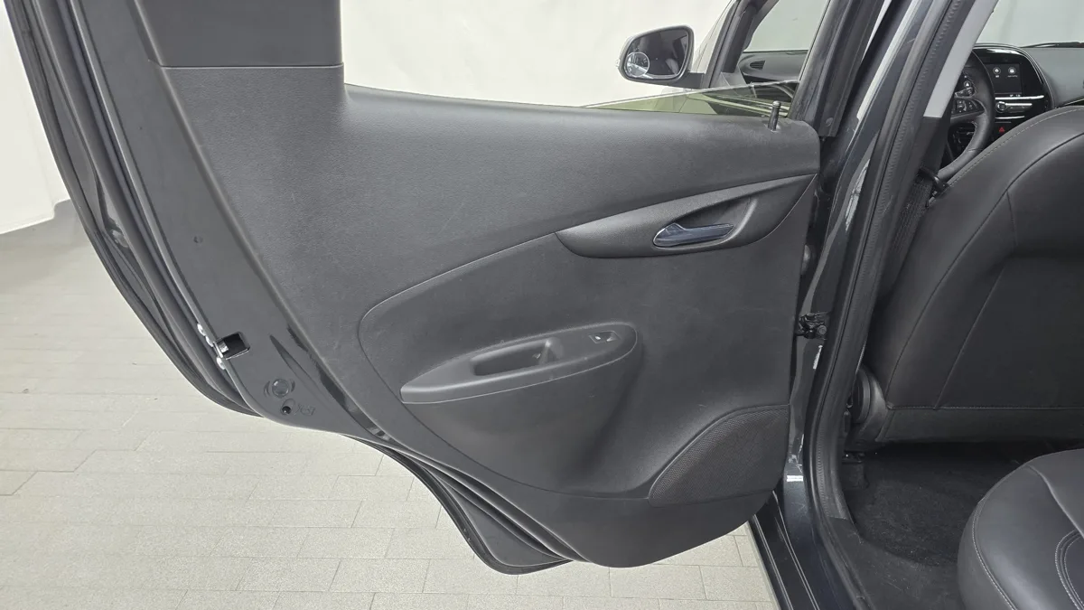 Chevrolet (GM Korea) Spark interior detail