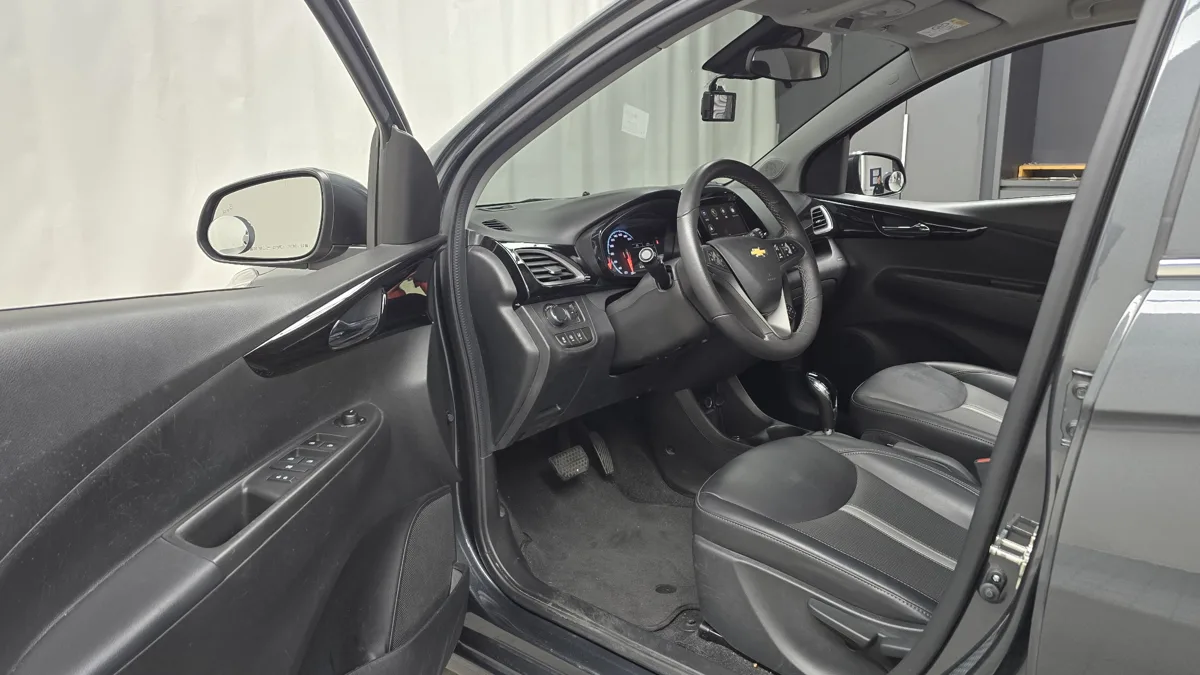 Chevrolet (GM Korea) Spark interior detail