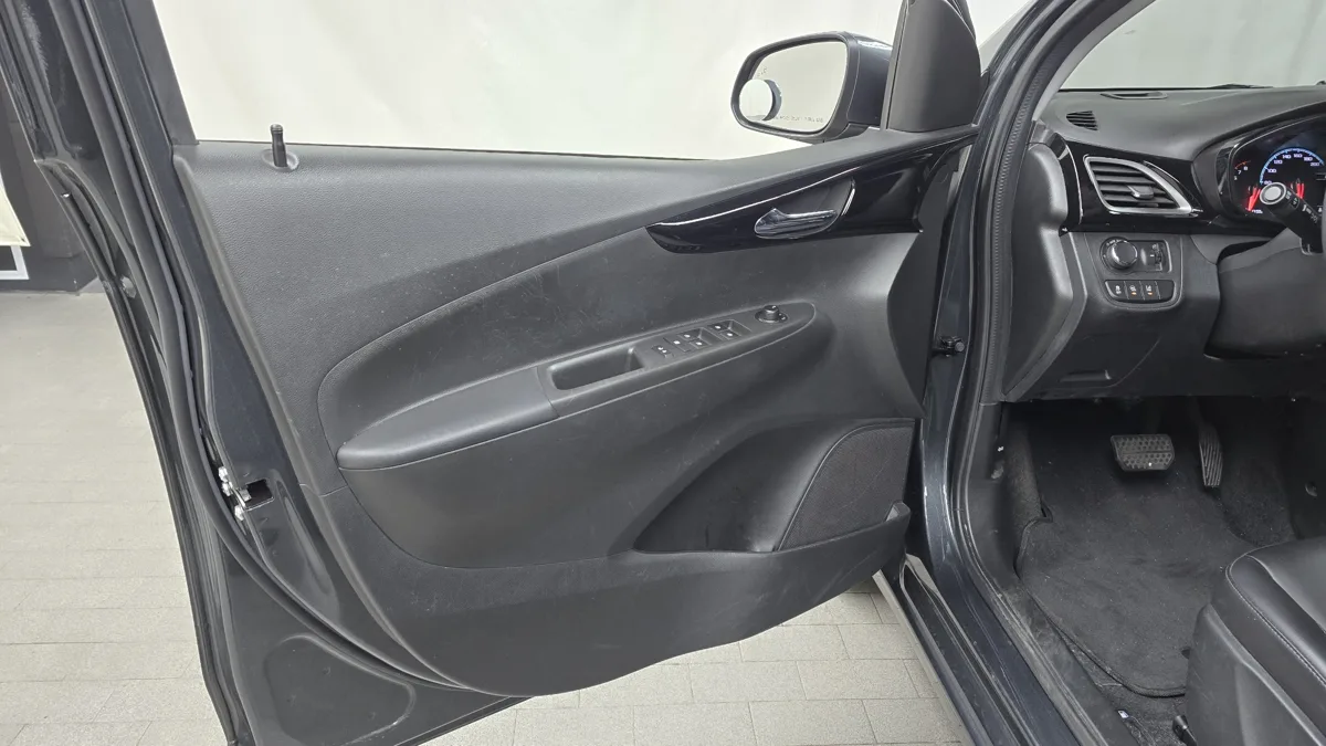 Chevrolet (GM Korea) Spark interior detail