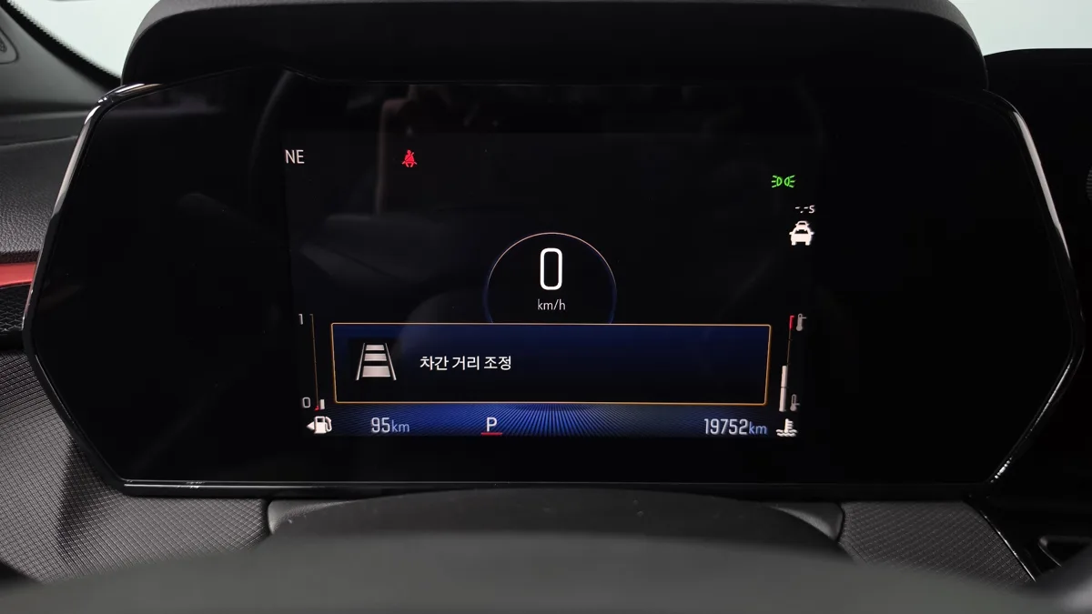 Chevrolet (GM Korea) Trailblazer interior detail