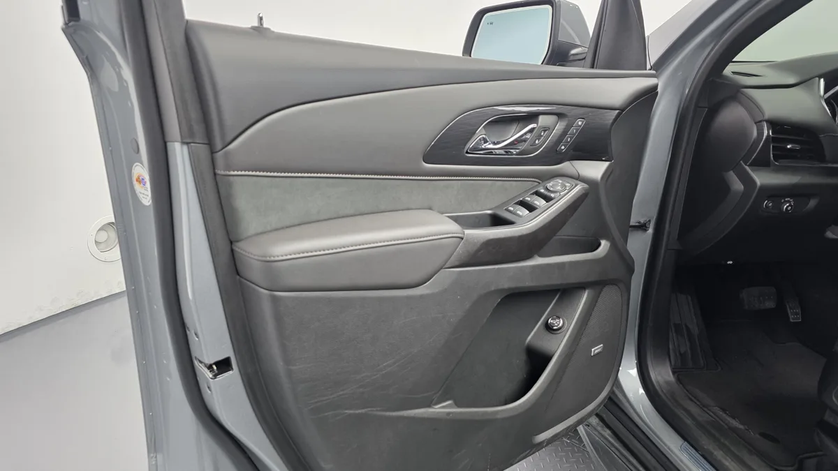 Chevrolet (GM Korea) Traverse interior detail