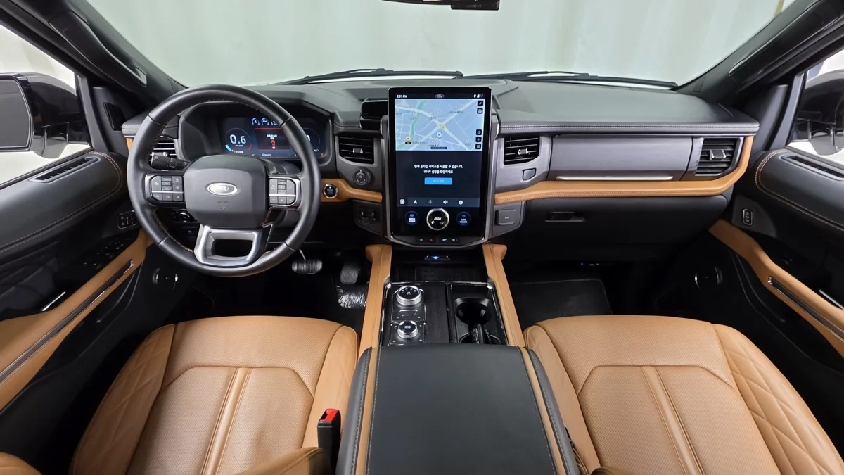 Ford Expedition interior detail