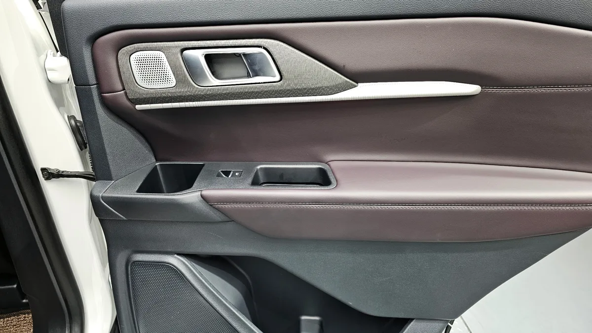 Ford Explorer interior detail