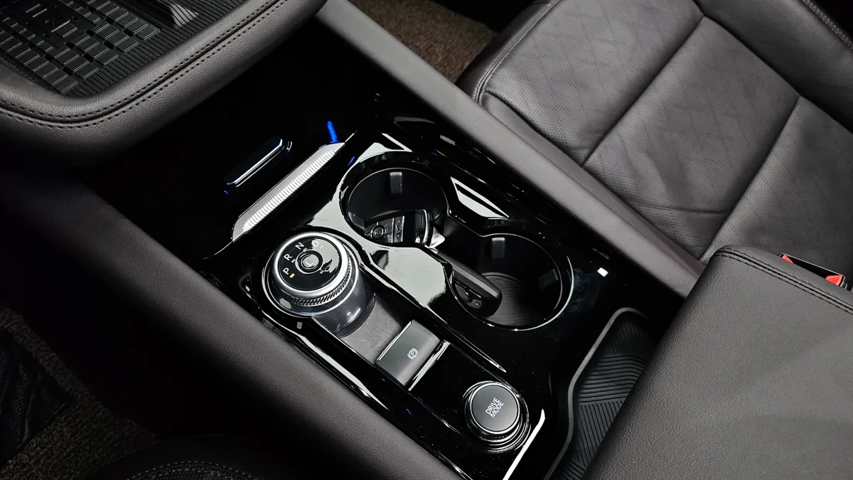 Ford Explorer interior detail