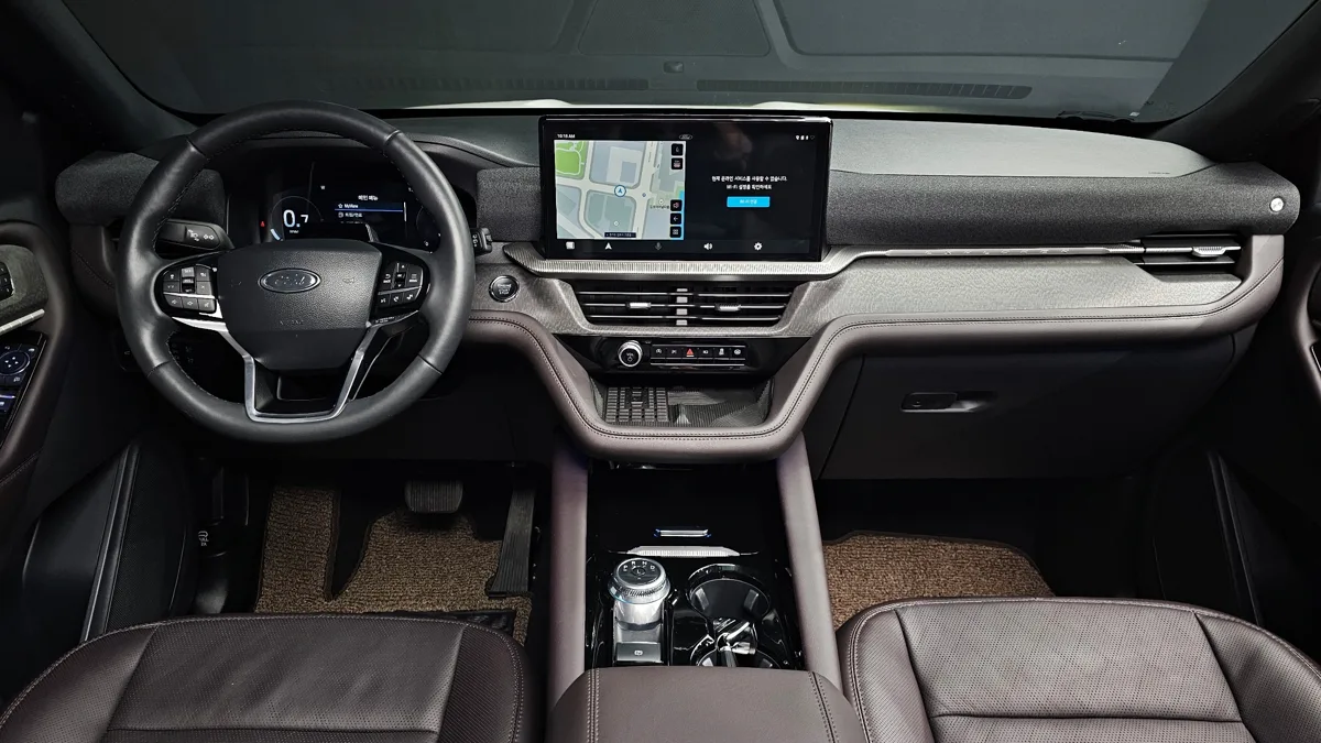 Ford Explorer interior detail