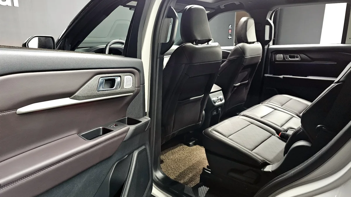 Ford Explorer interior detail