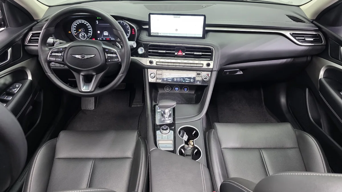 Genesis G70 interior detail