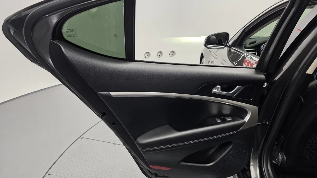 Genesis G70 interior detail