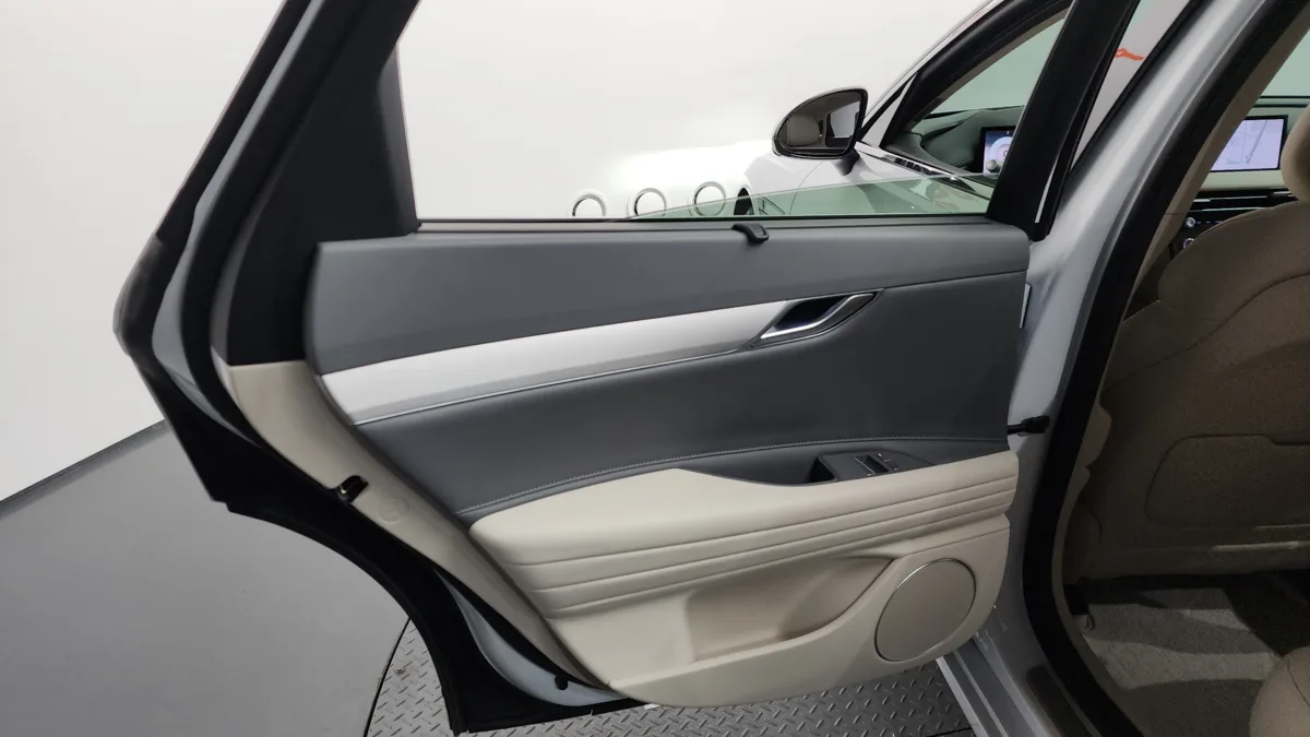 Genesis G80 interior detail