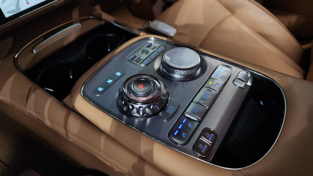 Genesis G90 interior detail