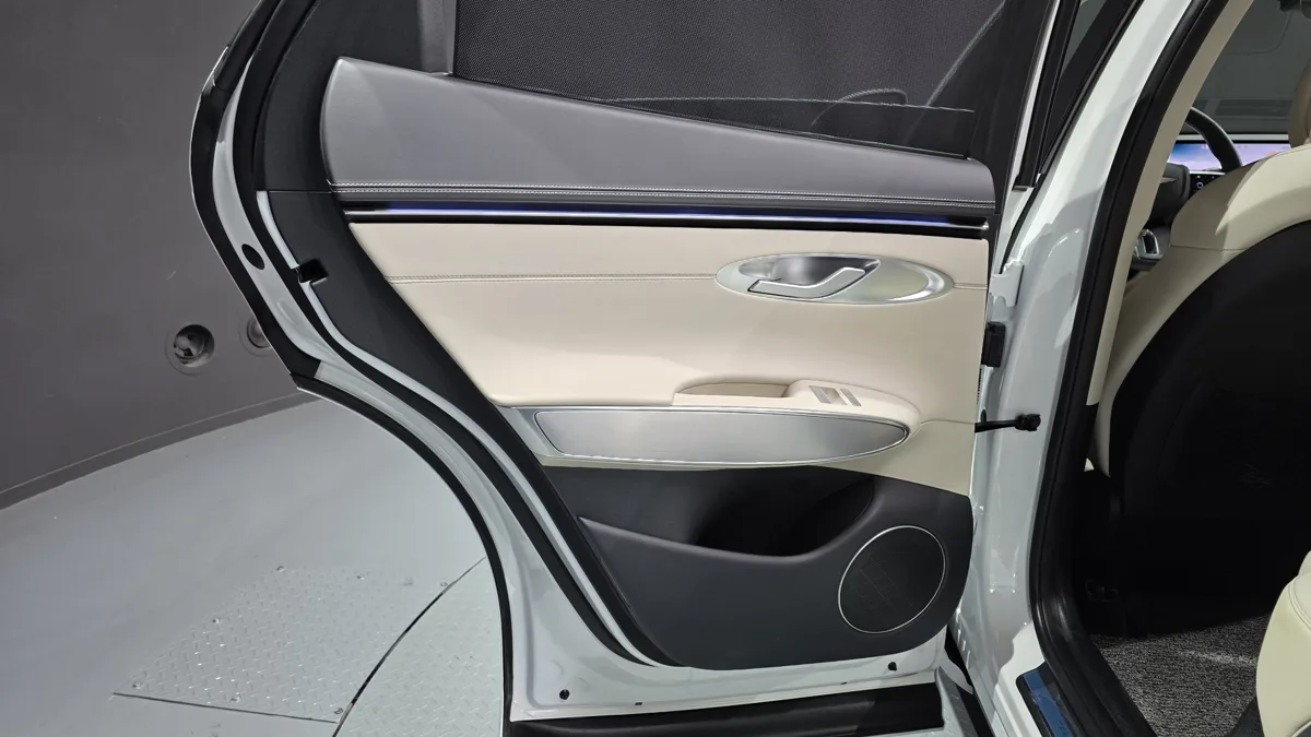 Genesis GV70 interior detail