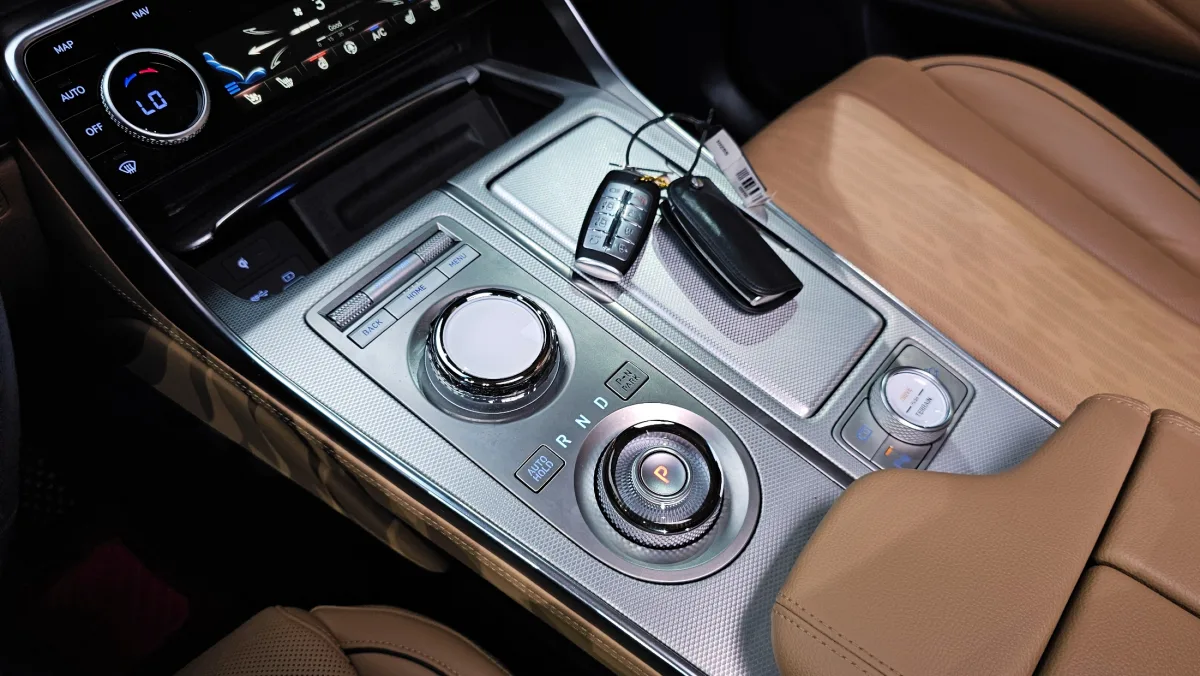 Genesis GV80 centre console and leather interior
