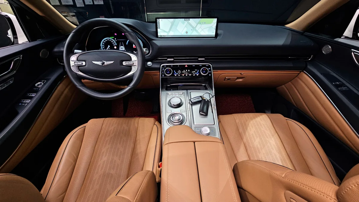 Genesis GV80 front seats in tan leather