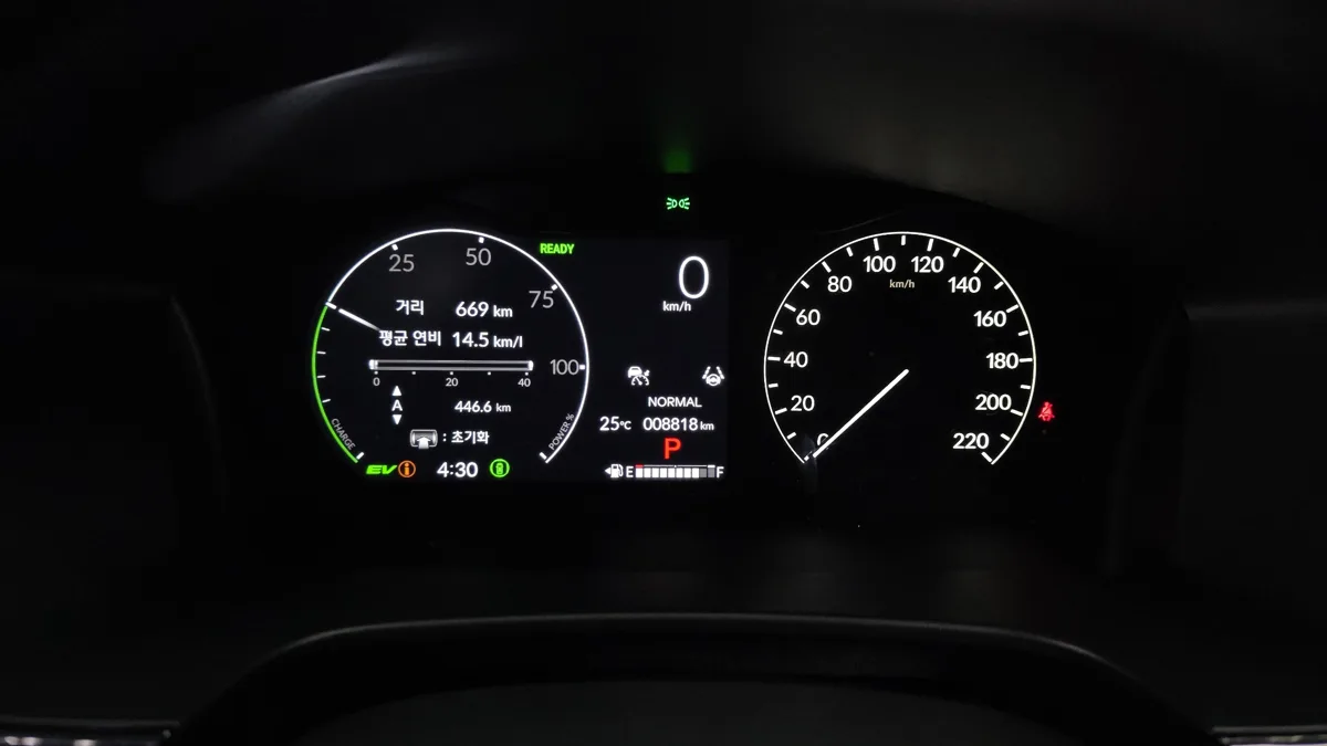 Honda CR-V interior detail