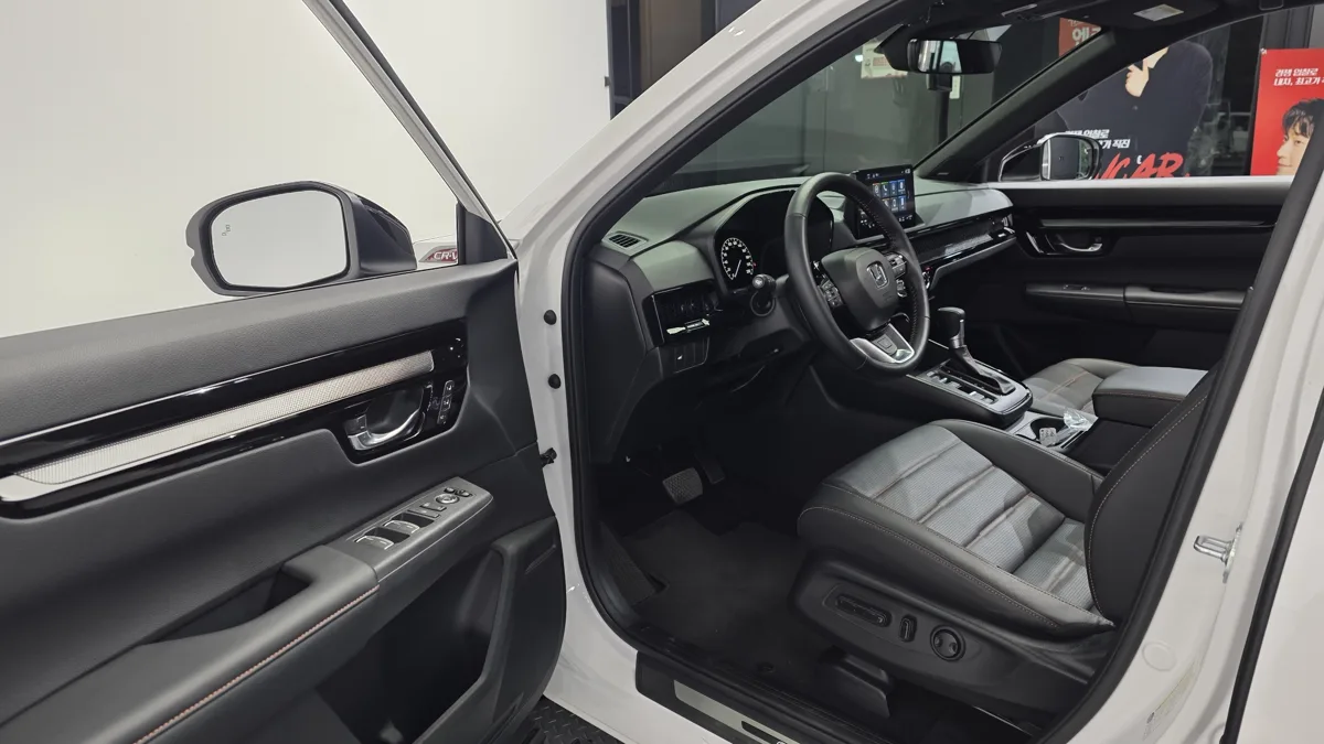 Honda CR-V interior detail