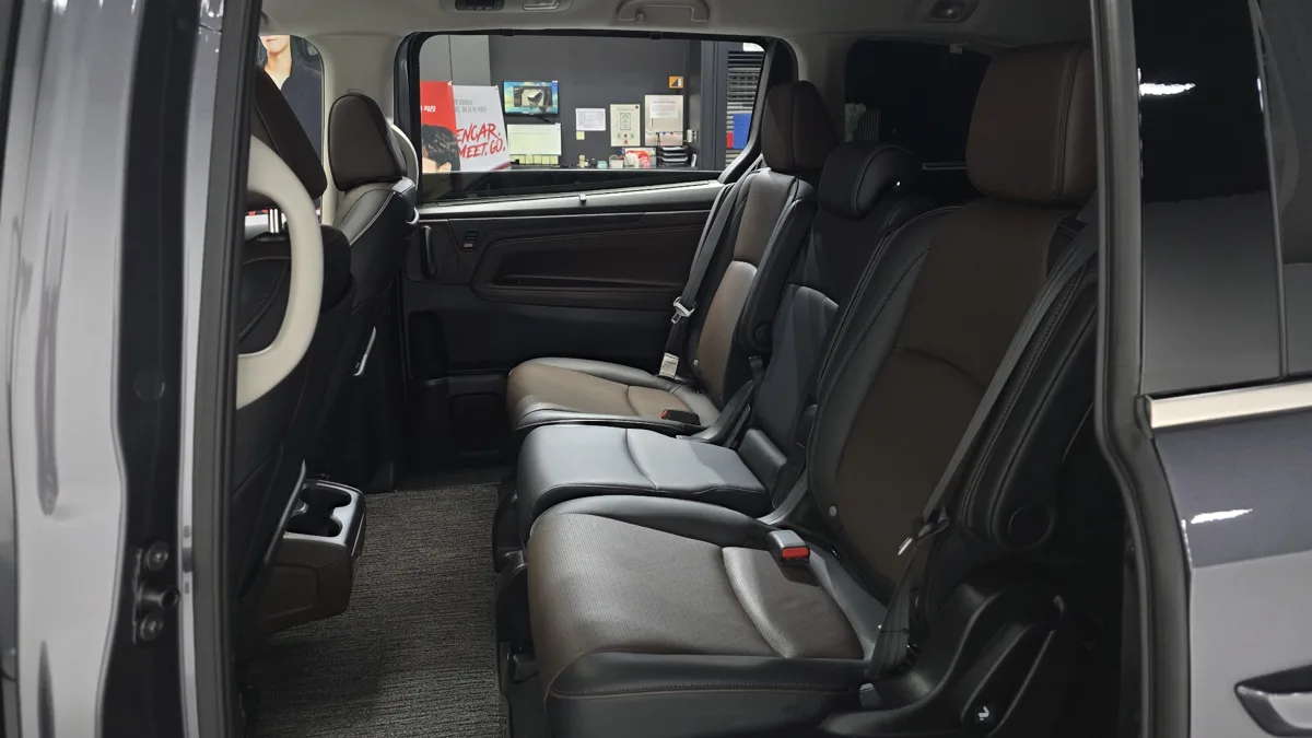 Honda Odyssey interior detail