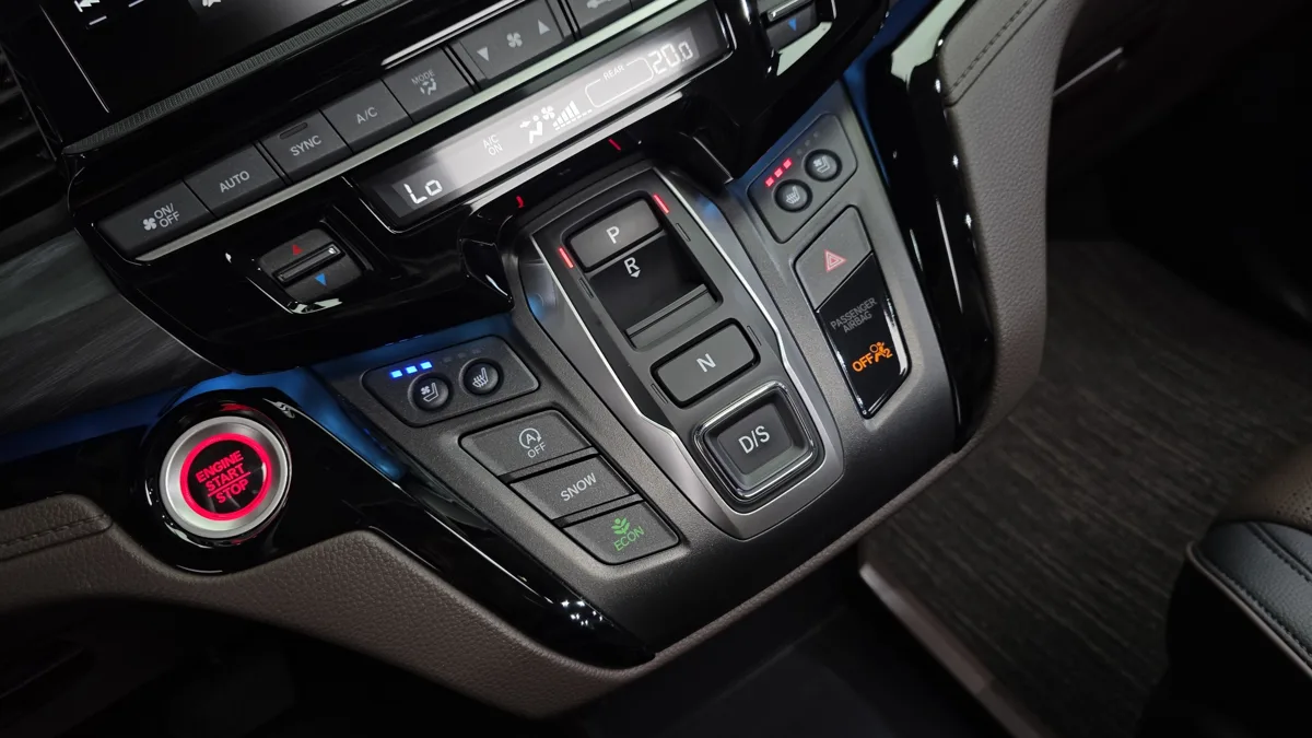 Honda Odyssey interior detail
