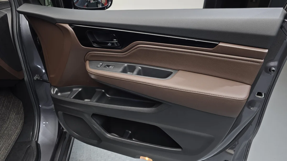 Honda Odyssey interior detail