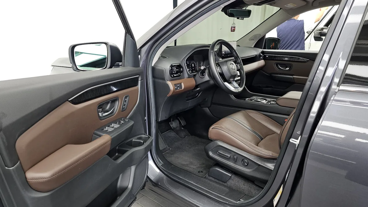 Honda Pilot interior detail