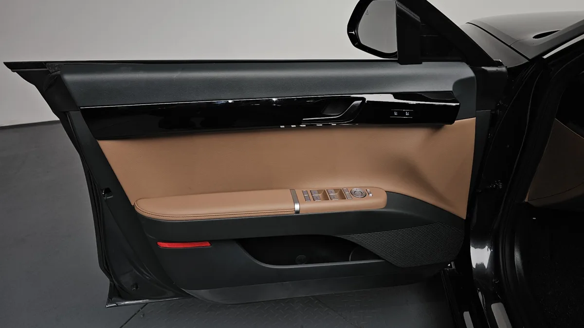 Hyundai Grandeur interior detail