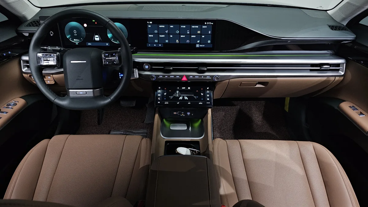 Hyundai Grandeur interior detail