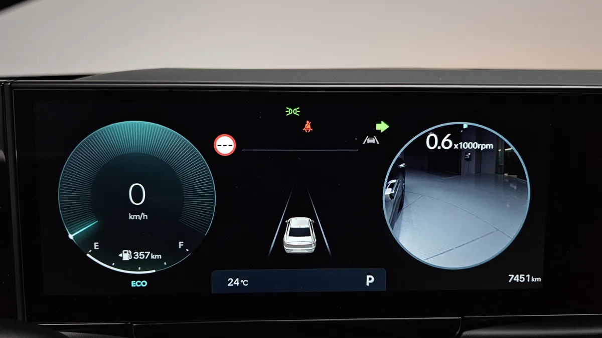 Hyundai Grandeur interior detail