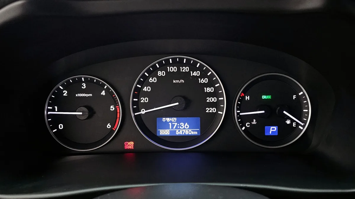 Hyundai H-1 (Starex) interior detail