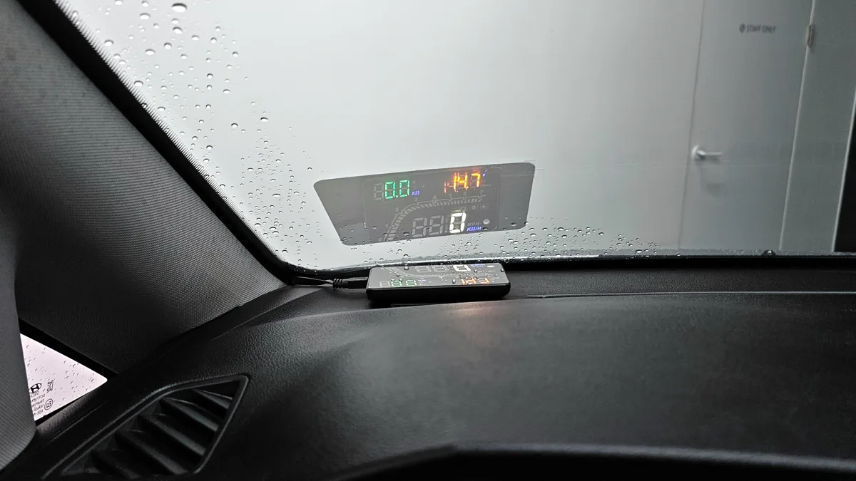 Hyundai H-1 (Starex) interior detail