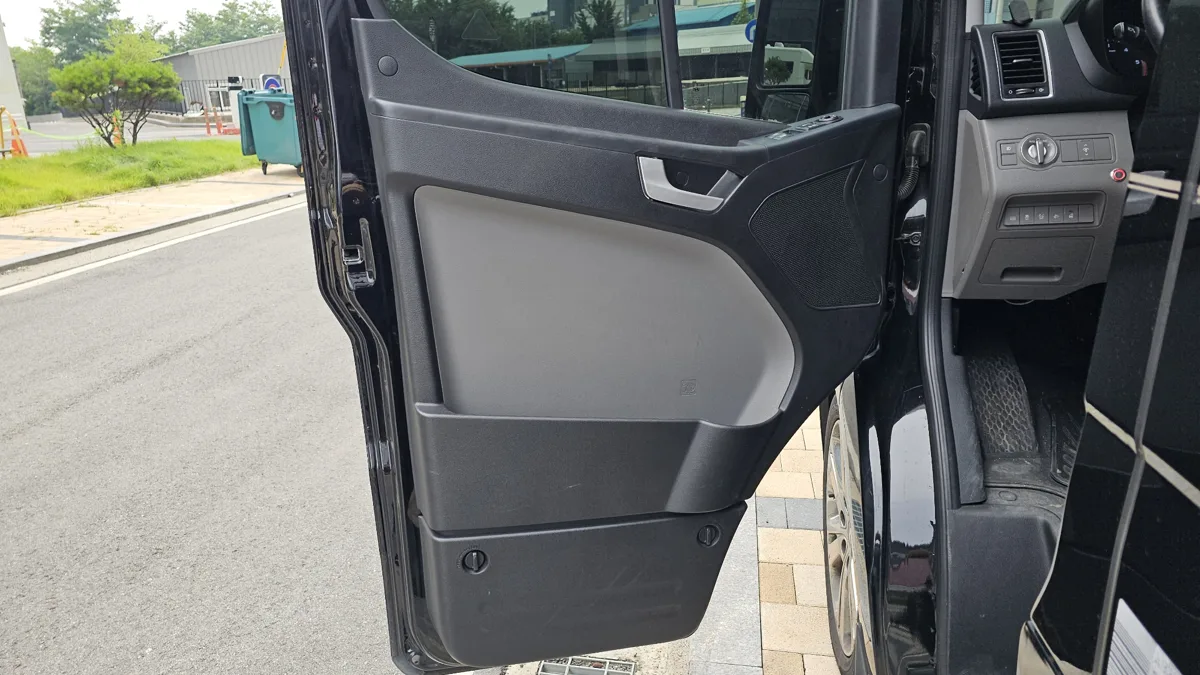 Hyundai H350 (Solati) interior detail