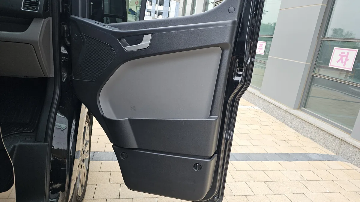 Hyundai H350 (Solati) interior detail