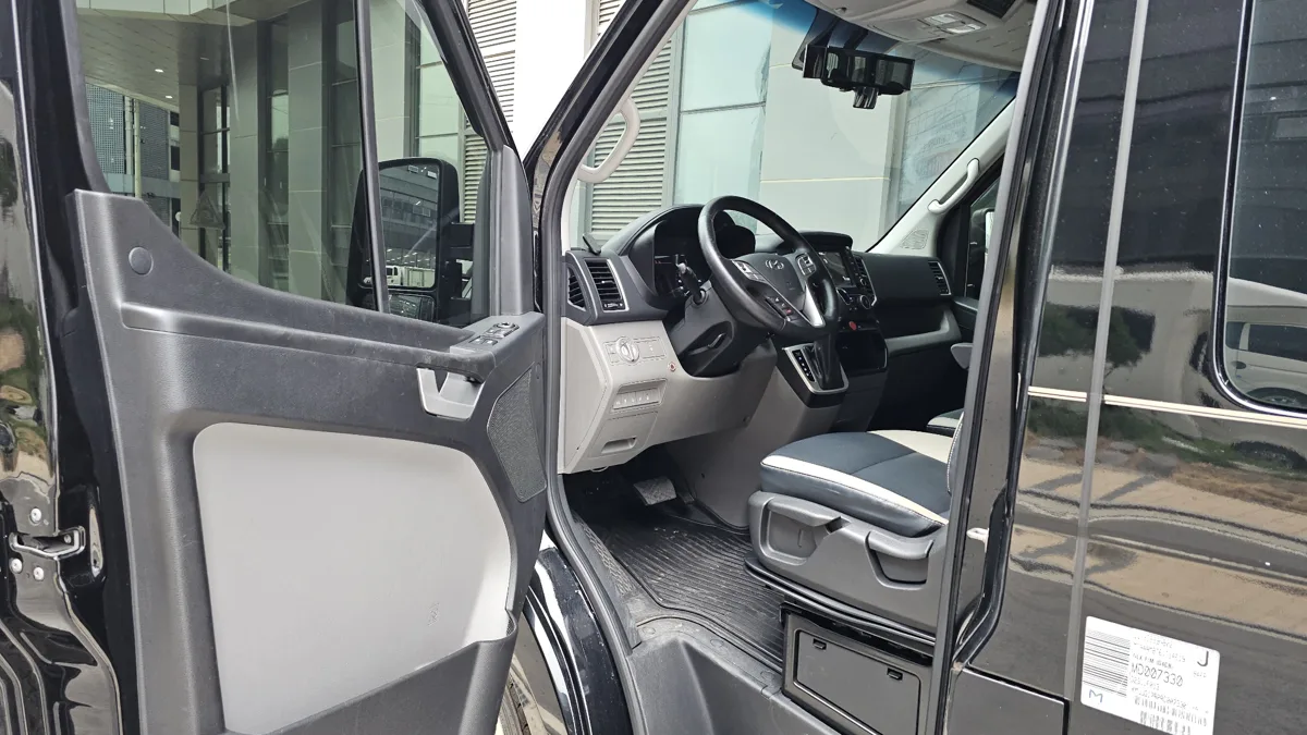 Hyundai H350 (Solati) interior detail