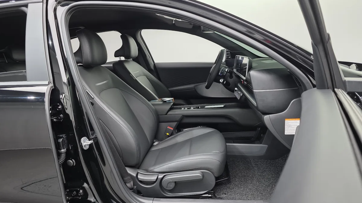 Hyundai Ioniq 6 interior detail