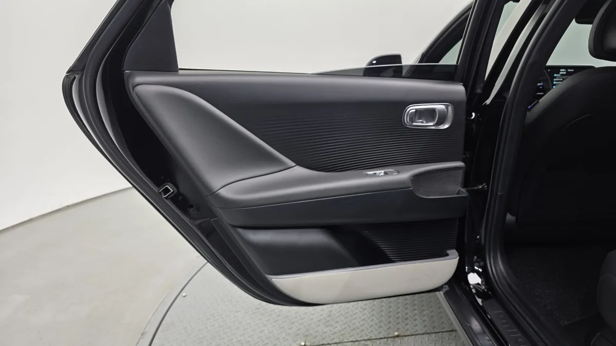 Hyundai Ioniq 6 interior detail
