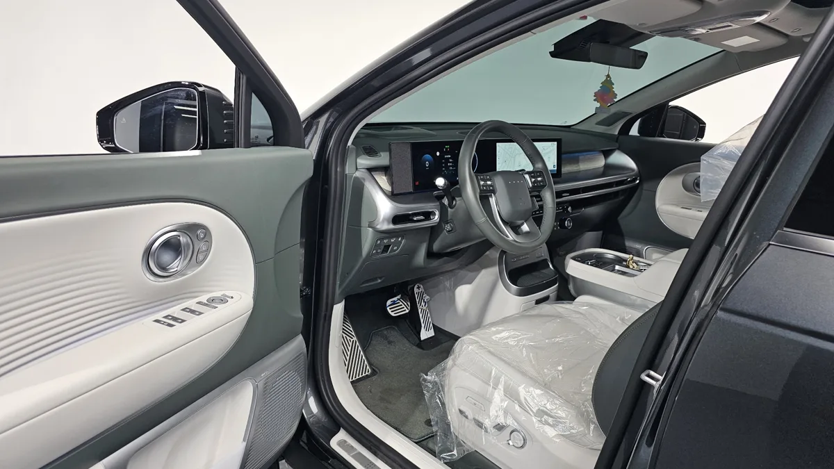 Hyundai Ioniq 9 interior detail