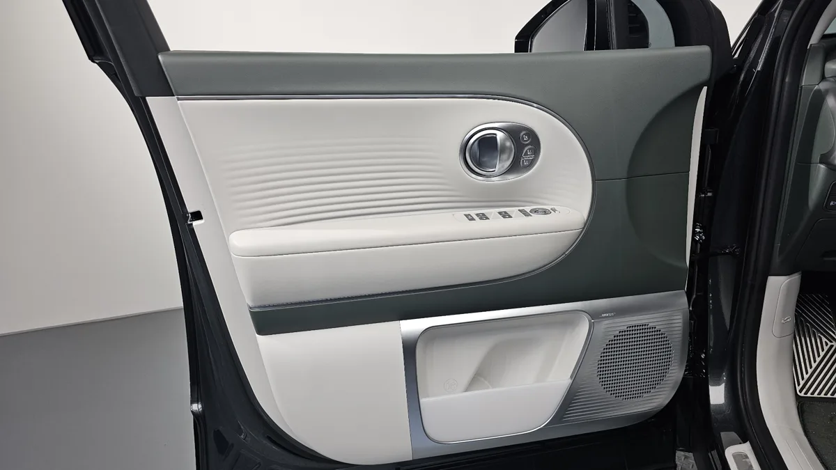 Hyundai Ioniq 9 interior detail