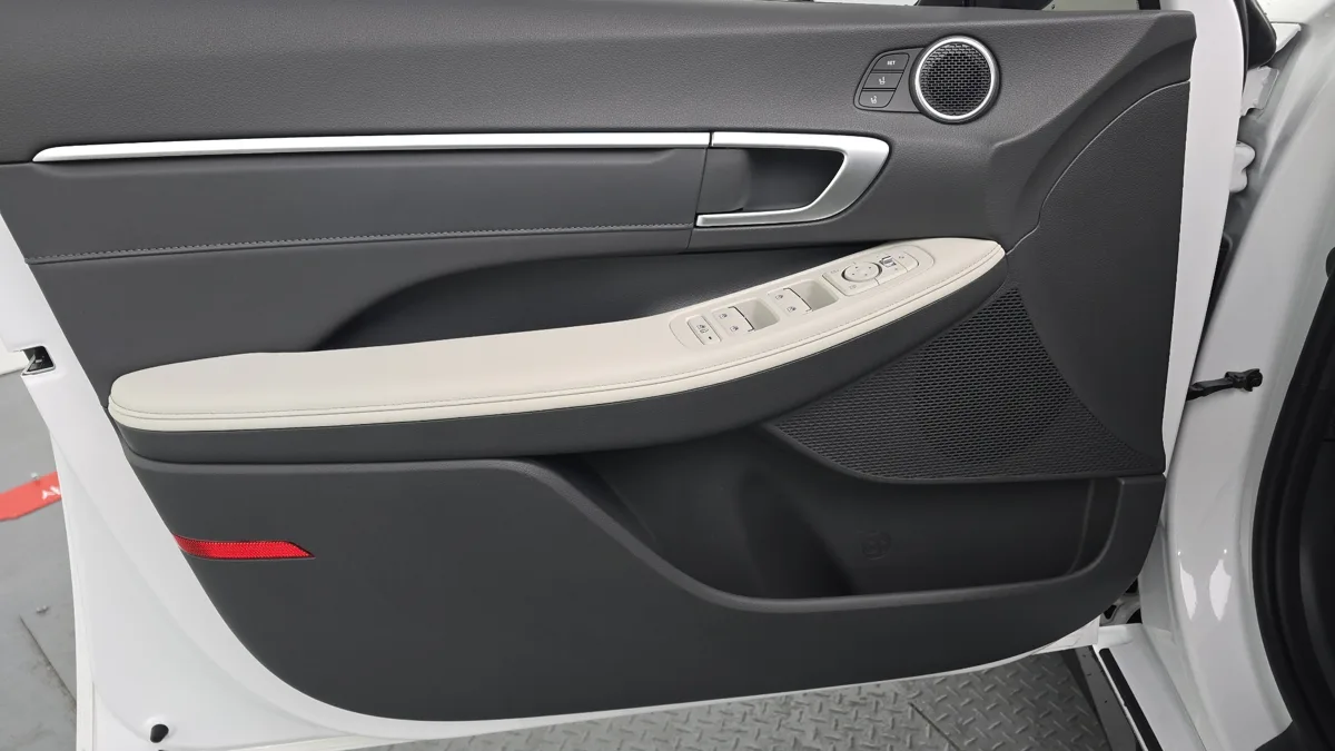 Hyundai Sonata interior detail