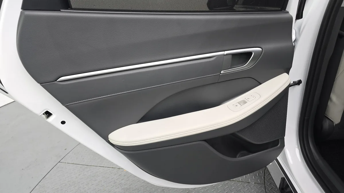 Hyundai Sonata interior detail