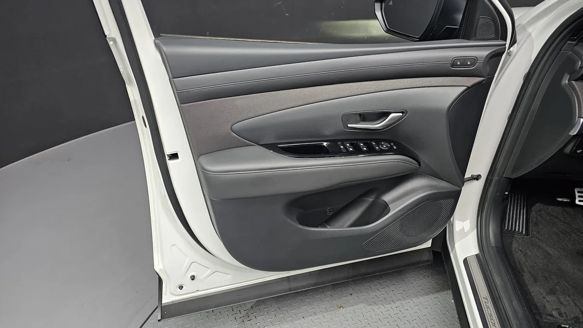 Hyundai Tucson interior detail