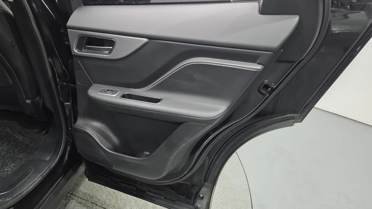 Jaguar F-PACE interior detail